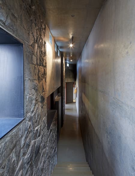 Lateral Verandah House